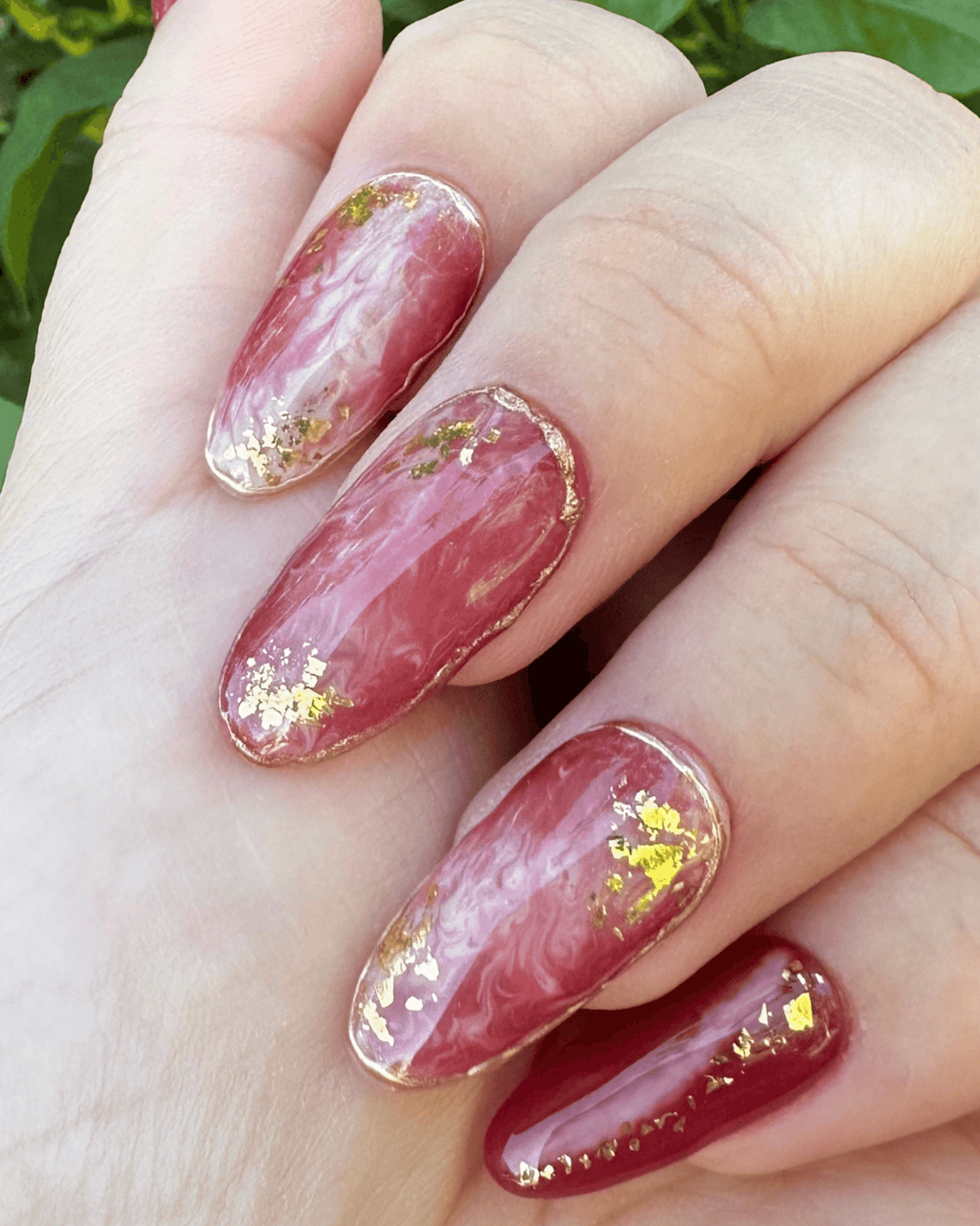 Gold Flake Red Marble Luxury Press-On Nails